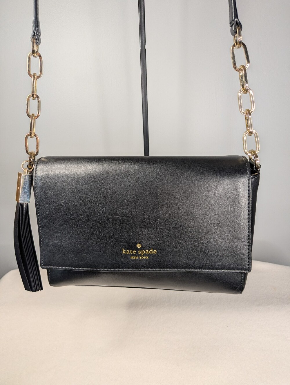 Kate Spade Black Leather Flap Crossbody Purse Gold Chain Link Tassel